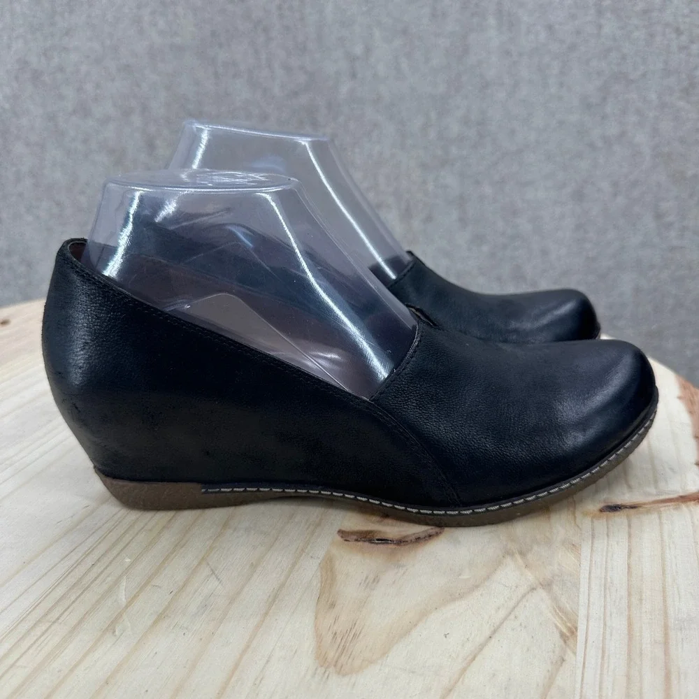 Dansko Liliana Wedge Pumps 7.5-8 Leather V-Cut Slip On Professional Comfort
